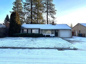 Building Photo - South Hill 3 Bedroom 2 Bath Rancher