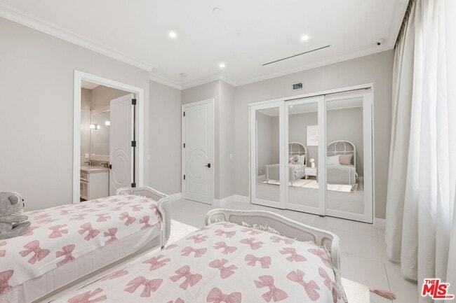 Building Photo - 12419 Erwin St