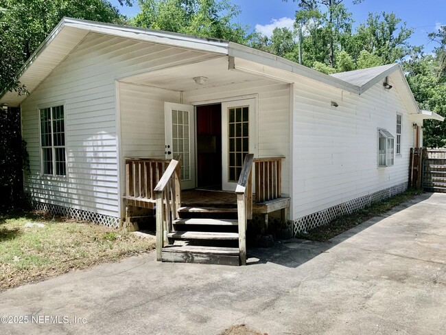 Building Photo - 6552 Hughes St