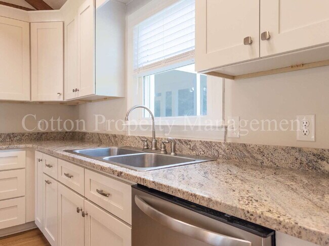 Building Photo - 4602 Terry Ln