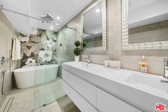 Building Photo - 411 Grand Blvd