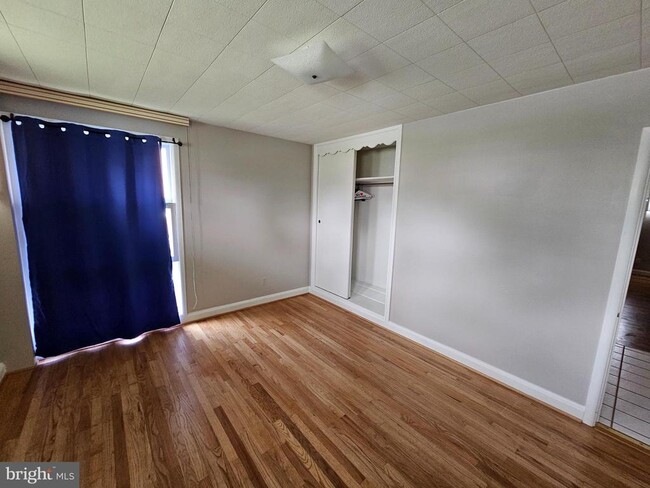 Building Photo - 3219 Northbrook Rd