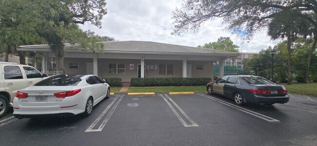 Building Photo - 1200 NW 87th Ave