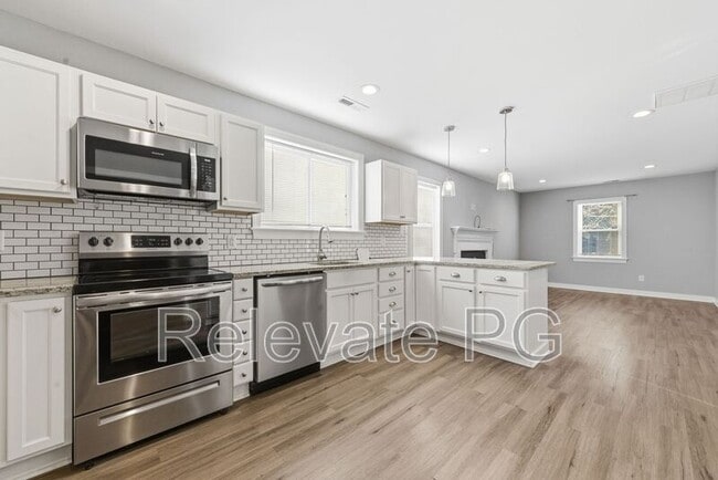 Building Photo - 8410 Yolanda Rd