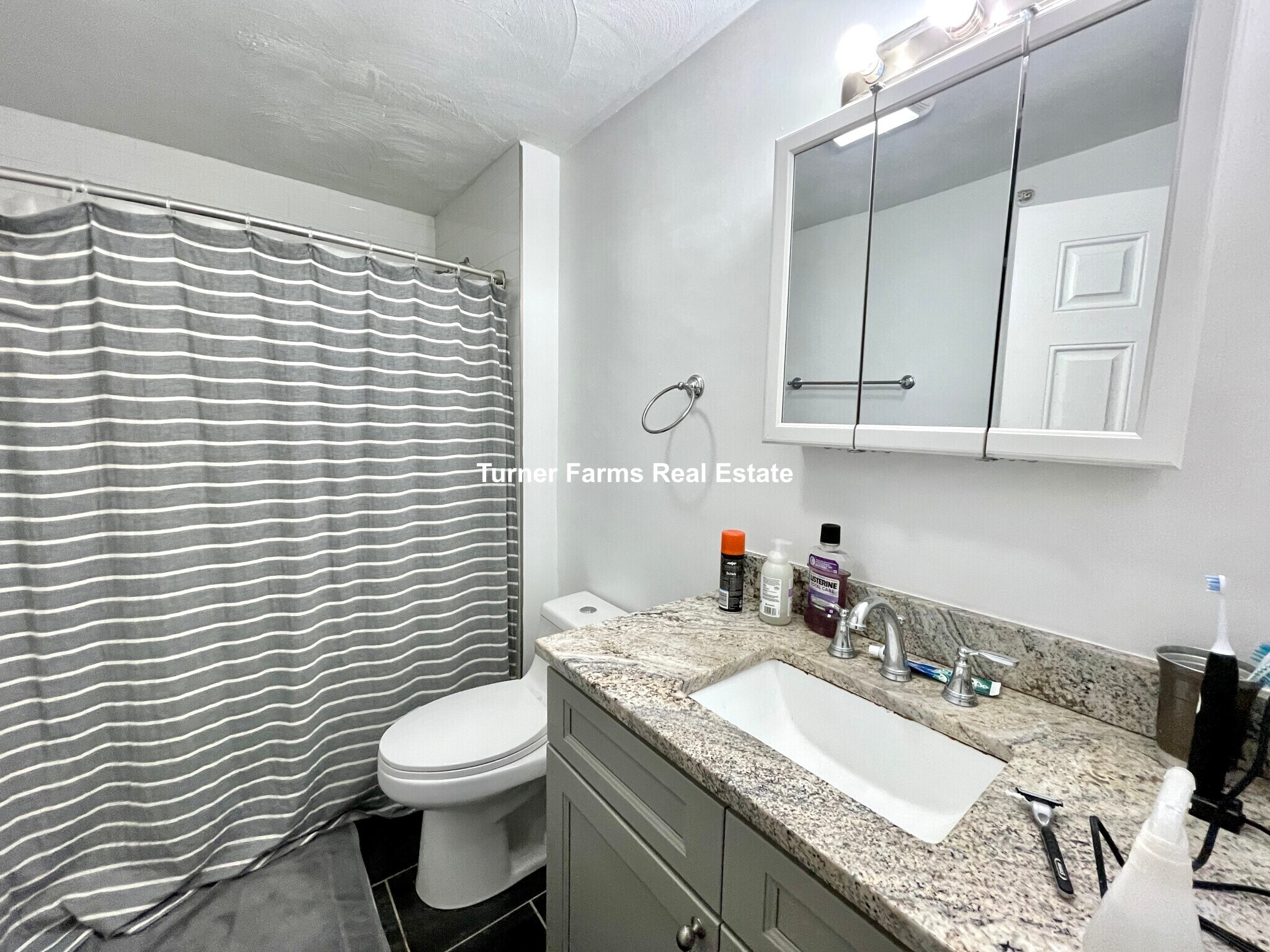 Building Photo - 50 Derby St