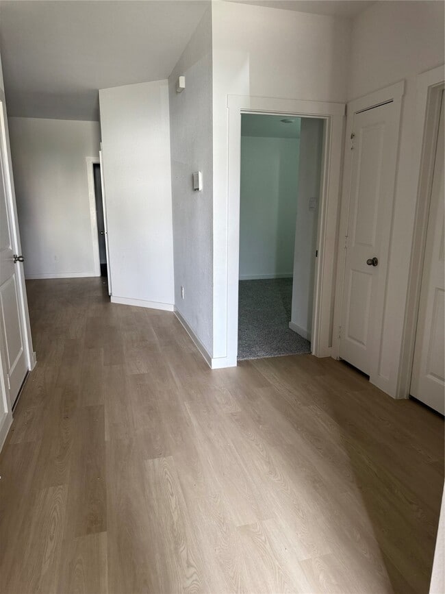 Building Photo - 1543 Merulana Lane