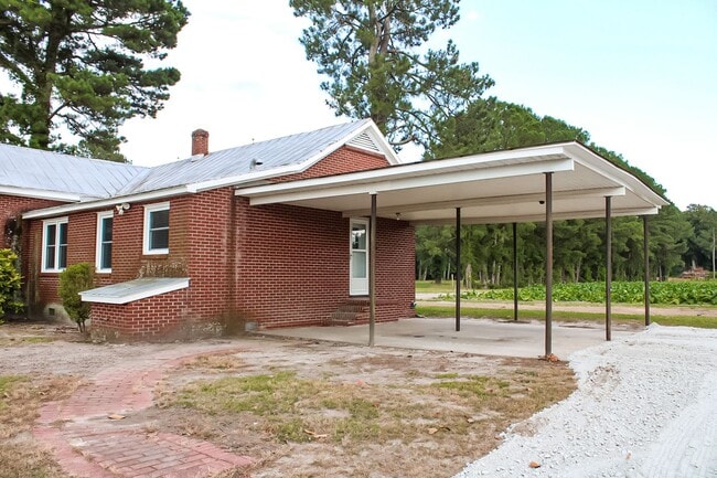 Building Photo - 5941 B Hornes Church Rd