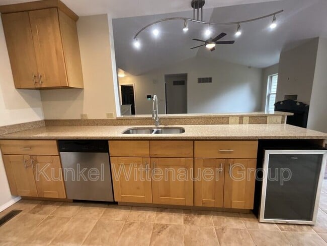 Building Photo - 2746 Brookrun Dr