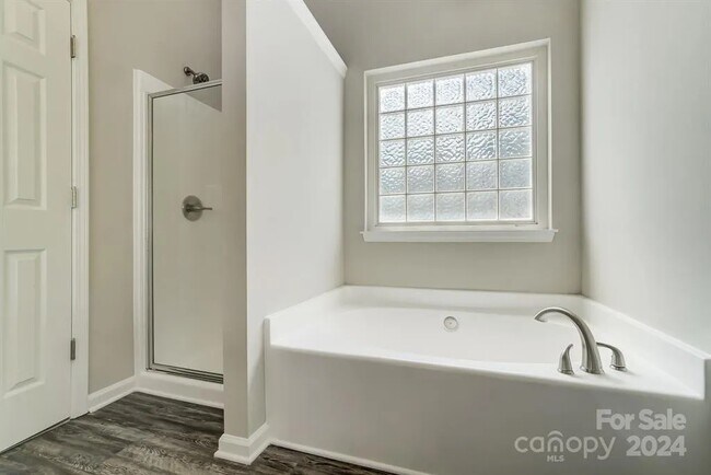 Building Photo - 9839 Brawley Ln