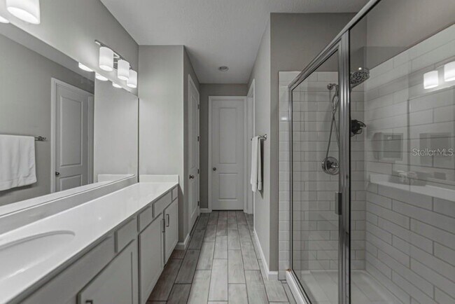 Building Photo - 295 Lake Smart Cir