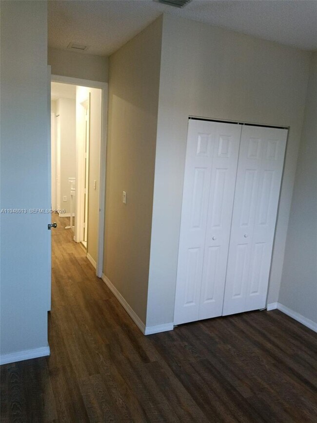 Building Photo - 4210 NE 22nd Dr