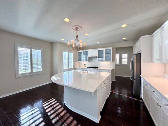 Building Photo - Welcome to this stunning 5 bedroom home fo...