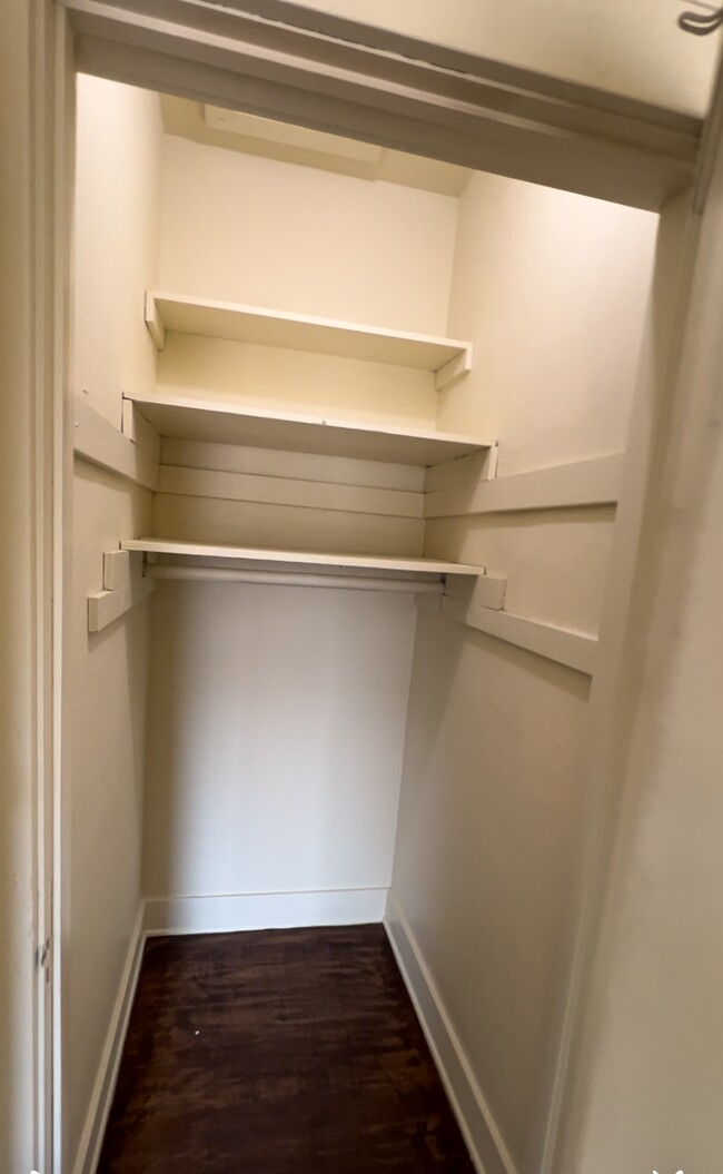 Walk-in Closet - 123 E Avenue 44