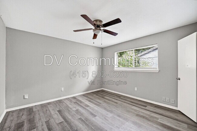 Building Photo - 12919 S Coast Dr