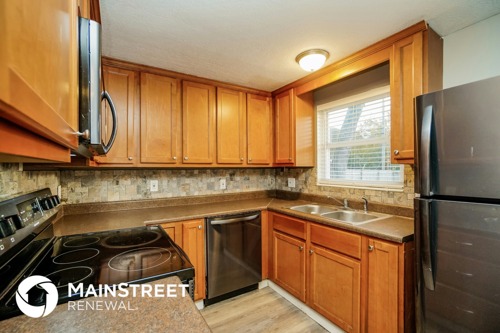 Building Photo - 2258 Majestic Dr W