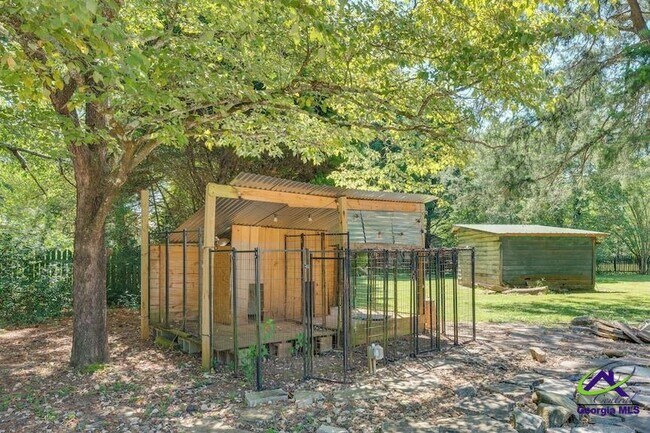 Building Photo - 422 Forrest Dr