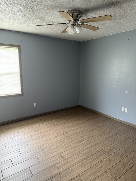 Building Photo - 111 Ada
