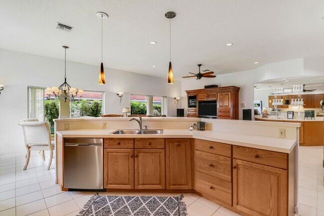 Building Photo - 18951 Painted Leaf Ct