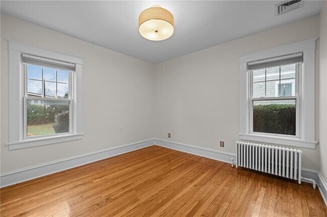 Building Photo - 36 Almy St