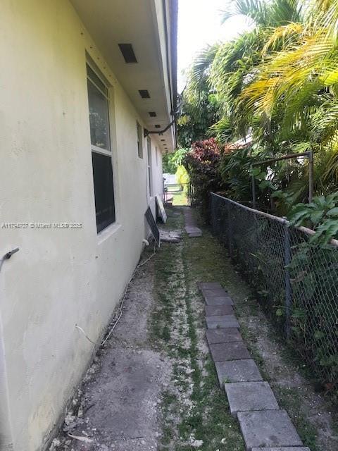 Building Photo - 7920 Grand Canal Dr