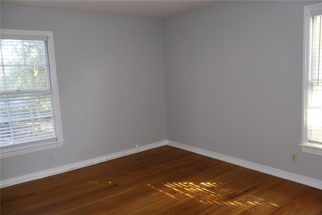 Building Photo - 3017 W Euclid Ave