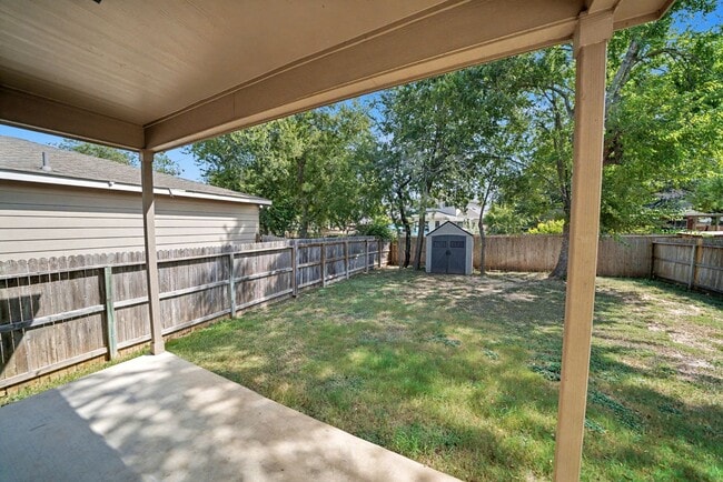 Building Photo - Beautiful 4-Bedroom, 3-Bath Home in Kensin...