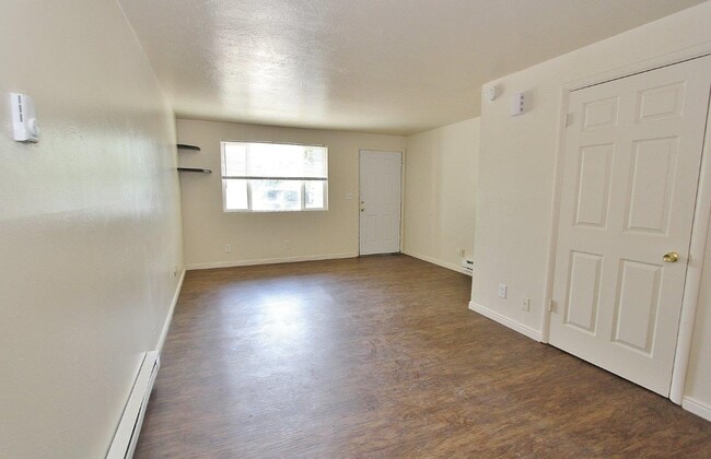 Building Photo - 733 N 28th St