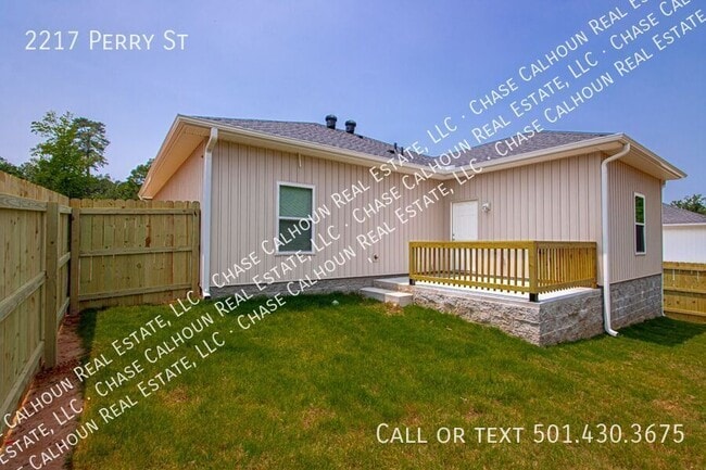 Building Photo - 2217 Perry St