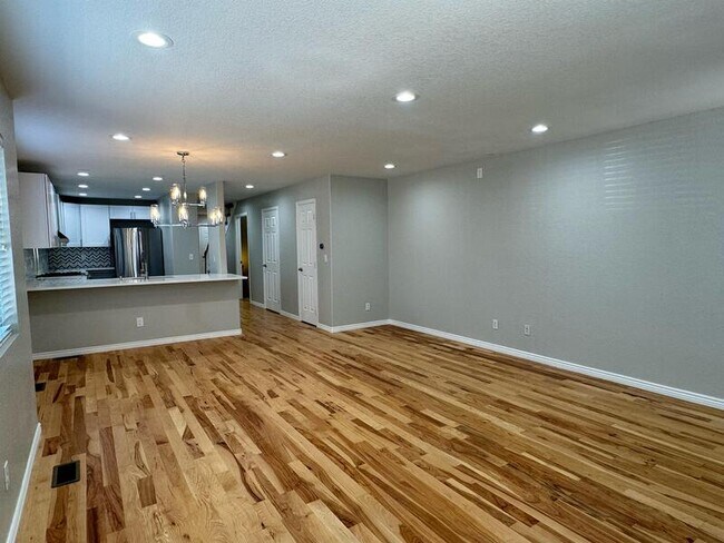Building Photo - 135 Galapago St