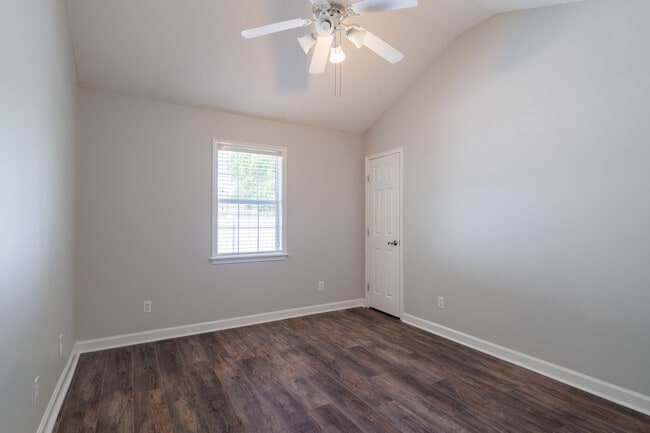 Building Photo - 4246 Netherfield Ln