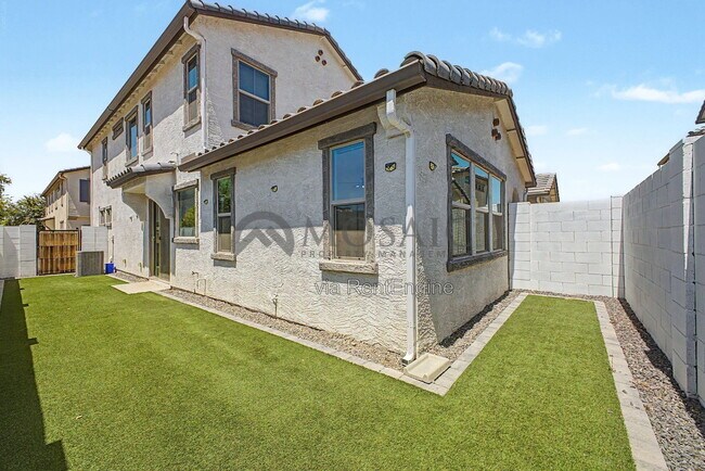 Building Photo - 8317 E Impala Ave