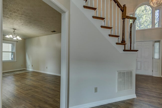 Building Photo - 3789 White Pine Dr