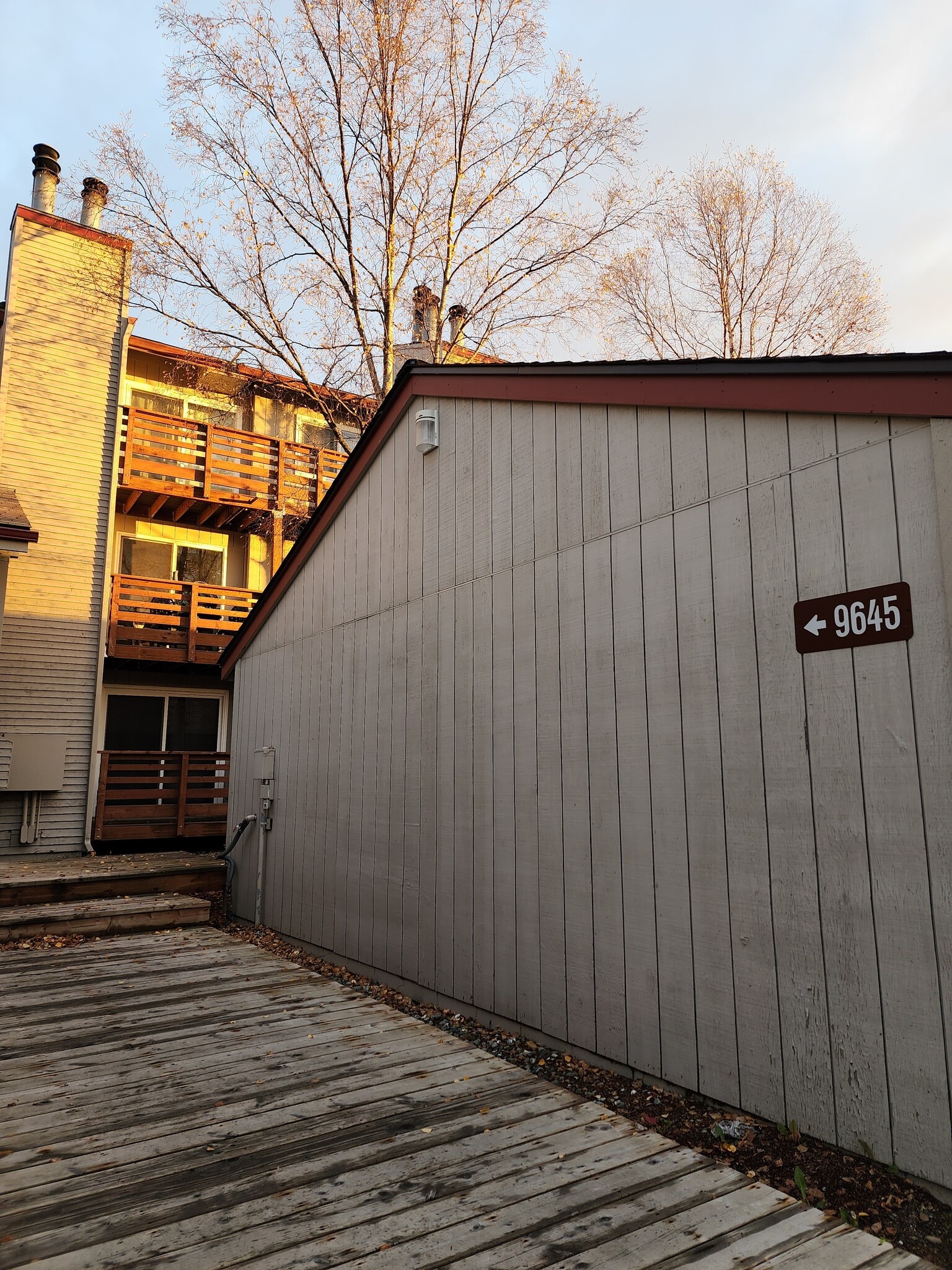Building Photo - 9645 Independence Dr