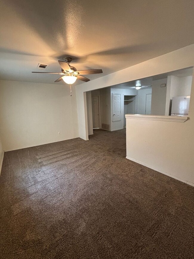 Building Photo - 2 Bed Duplex in Pryor