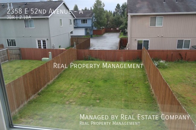 Building Photo - Spacious South Anchorage Townhome! Huge fe...