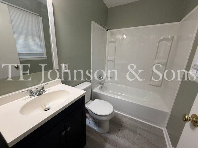Building Photo - Charming 4 Bedroom in Winston Salem