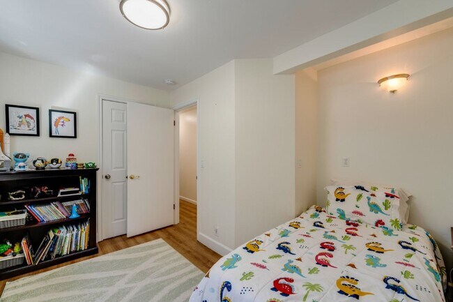 Building Photo - 3Bd/2Ba Kenmore House