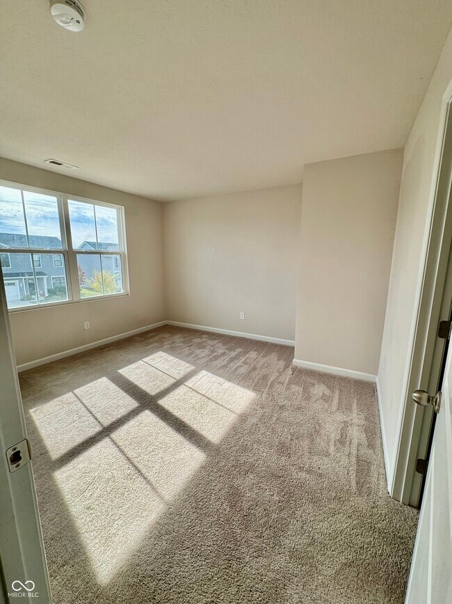 Building Photo - 830 McArthur Dr