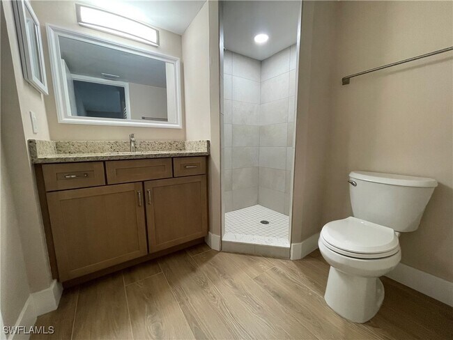 Building Photo - 5323 Summerlin Rd