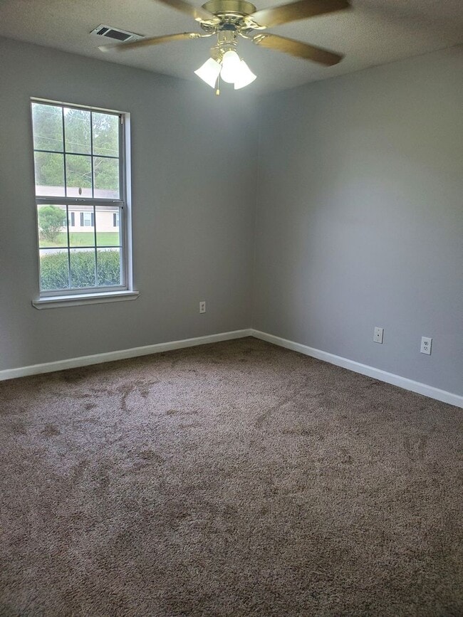 Building Photo - 709 Macey St