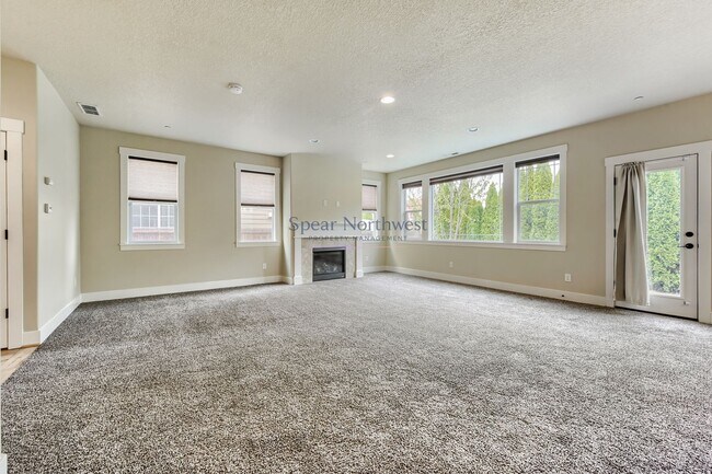 Building Photo - 552 NE 77th Ave