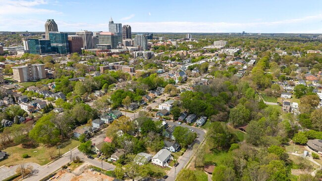 Building Photo - "Charming 1-Bed Gem at 509-511 Cape Ave, Raleigh – Your Cozy Retreat Awaits!"