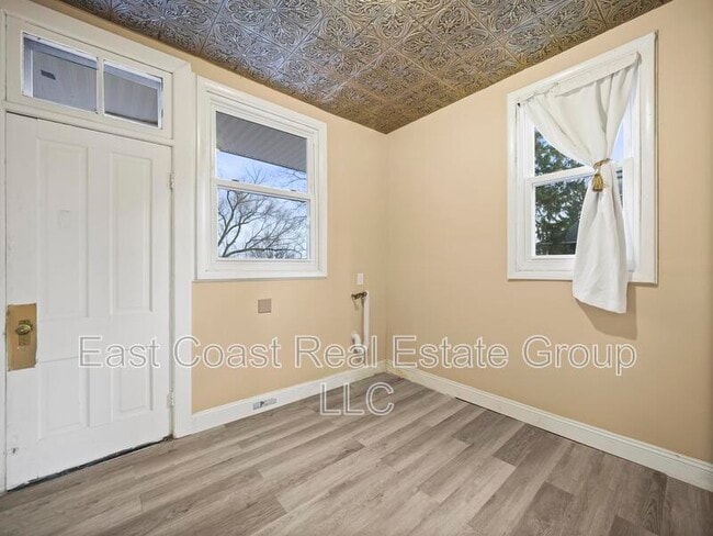 Building Photo - 448 Summit Ave