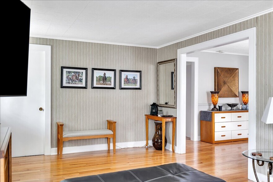 Building Photo - 10 Ritchie Pl