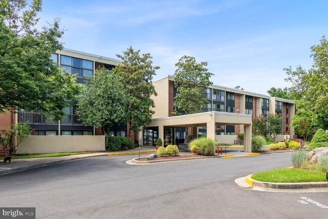 Building Photo - 2921 N Leisure World Blvd