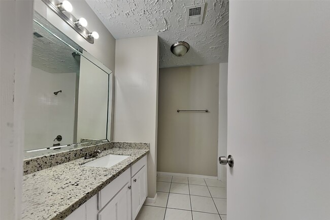 Building Photo - 13414 Tara Oak Dr