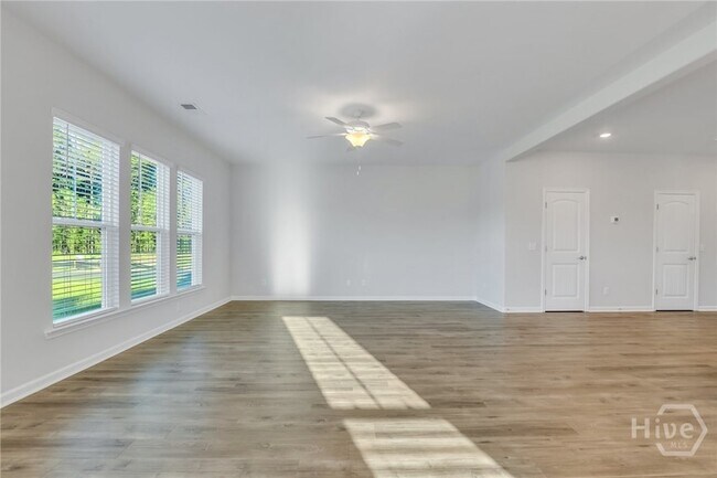 Building Photo - 10 Ashmont St