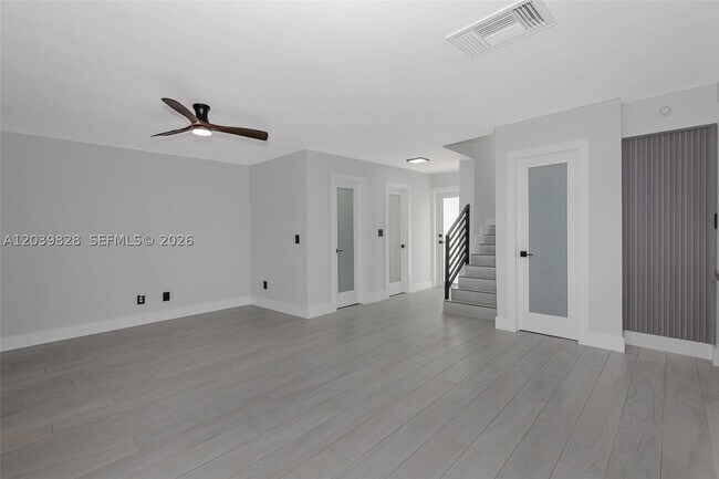 Building Photo - 6653 SW 140th Ave
