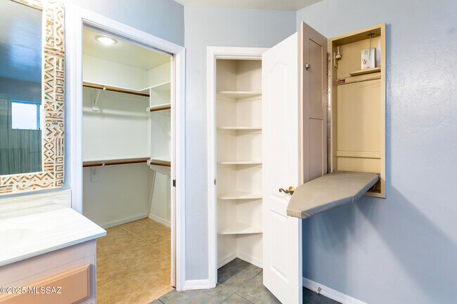 Building Photo - 414 Bury Ct