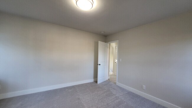 Upper Bedroom Front - 5604 Madison St